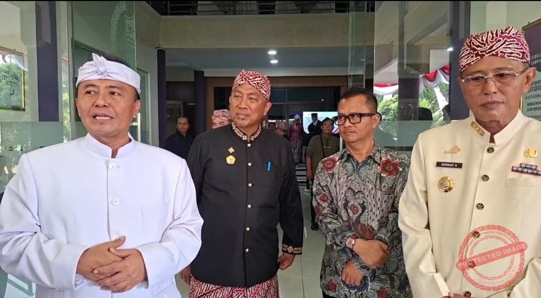 Sekda Jabar Herman Suryatman saat diwawancarai usai Rapat Paripurna Istimewa DPRD Kabupaten Ciamis dalam rangka Hari Jadi Kabupaten Ciamis ke-384.