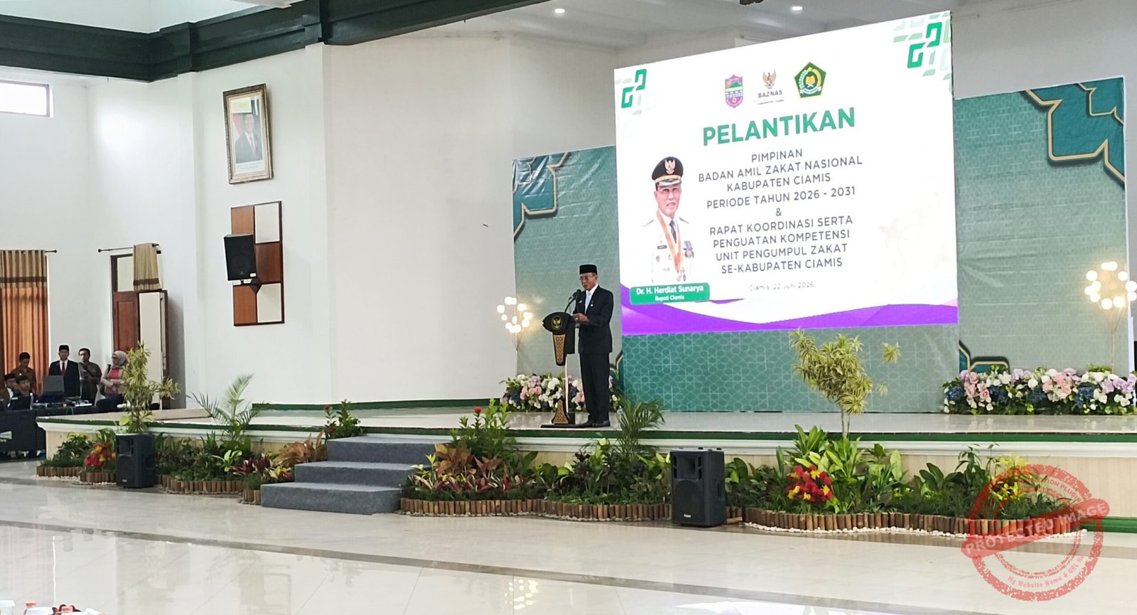 Bupati Ciamis Herdiat Sunarya saat sambutan di pelantikan jajaran pimpinan Badan Amil Zakat Nasional (BAZNAS) Kabupaten Ciamis periode 2026-2031. (Dok, foto. Kondusif.com)