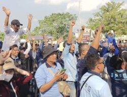 Ribuan Relawan MBG Padati Alun-alun Ciamis, Serukan Program Makan Bergizi Gratis Terus Berlanjut