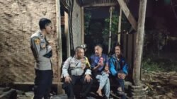 Perkuat Keamanan, Polsek Wanaraja Turun Langsung Kontrol Siskamling di Pangatikan