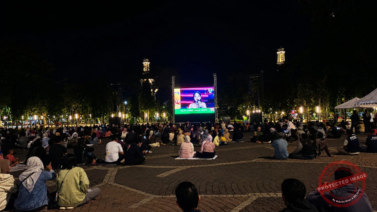 Nonton bareng (nobar) Welcome Concert D'Academy 8 Indosiar di Alun-alun Ciamis, Senin (13/7/2026) malam. (Dok, foto. Kondusif.com/fauza).