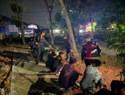 Pesta Miras Dini Hari Berujung Nyungsep ke Kantor Polisi, Sembilan Remaja Garut Dicokok Petugas