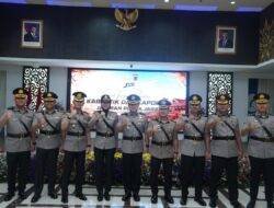 AKBP H. Hidayatullah Serahkan Tongkat Komando kepada AKBP Eko Iskandar