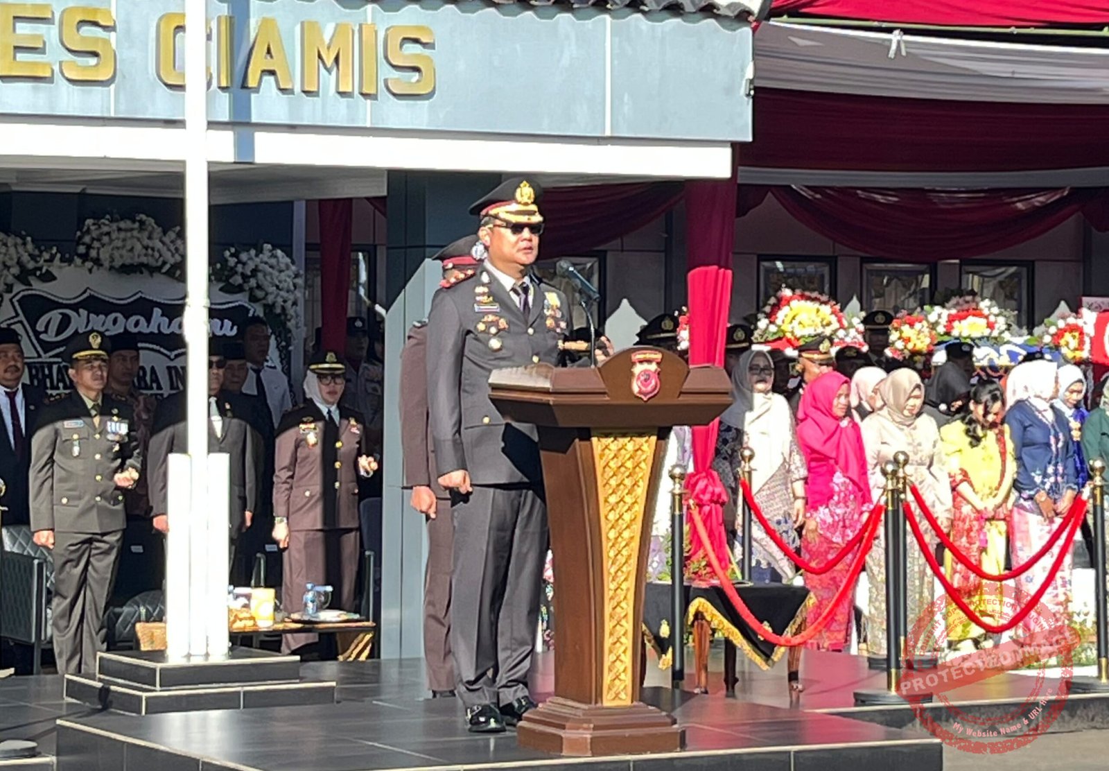 Upacara hari Bhayangkara ke-80 di Polres Ciamis, Kapolres Ciamis, AKBP H. Hidayatullah membacakan amanat Presiden RI. (Dok, foto. Kondusif.com)