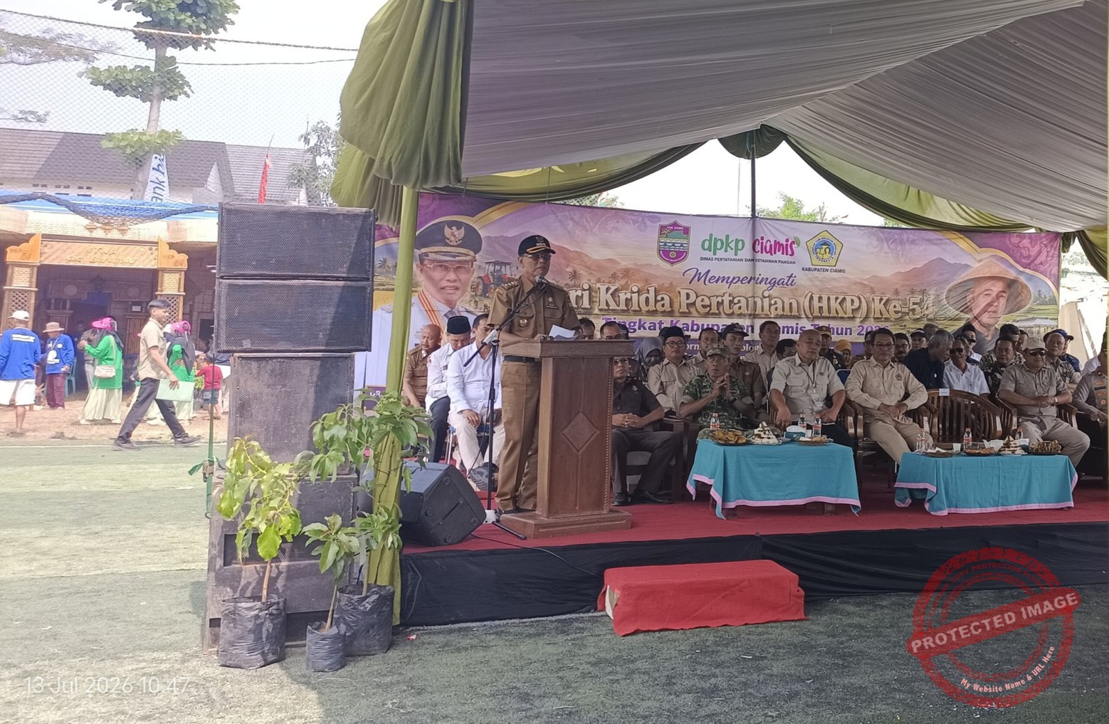 Bupati Ciamis, Herdiat Sunarya mengklaim angka pengangguran di Ciamis turun saat menghadiri HKP ke-54. (Dok, foto. Kondusif.com/fauza)