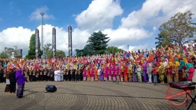 Gebyar Angklung Part 2 yang digelar Persatuan Wredatama Republik Indonesia (PWRI) Kabupaten Ciamis di Alun-alun Ciamis. (Dok, foto. Fauza)
