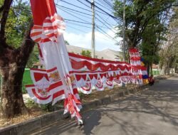 Jelang HUT ke-81 RI, Pedagang Bendera Musiman Mulai Buka Lapak di Ciamis