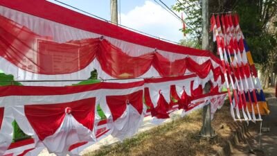 Lapak penjual bendera merah putih di ciamis tepatnya di sekitaran Islamic Center. (Dok, foto. Fauza/kondusif.com)
