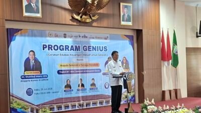 Bupati Ciamis, Herdiat Sunarya saat memberikan sambutan dalam Program Gerakan Edukasi dan Keuangan Inklusif untuk Sekolah (GENIUS). (Dok, foto. Kondusif.com)