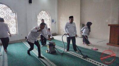 Gerakan Bersih-Bersih Masjid (Geber Mas). (Dok, foto. Istimewa)