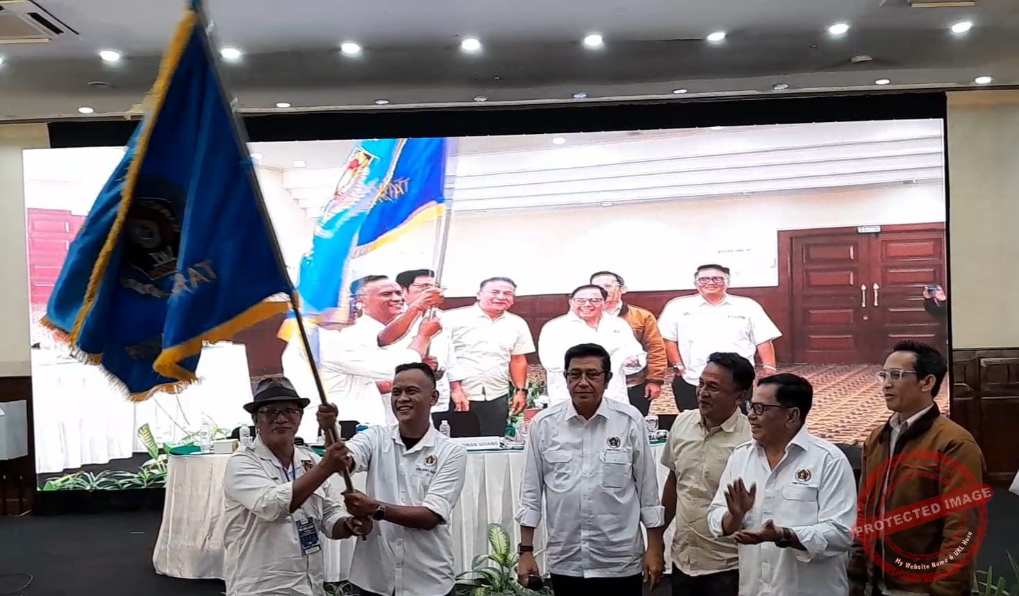 Konferensi Provinsi (Konferprov) PWI Jabar di Horison Ultima Hotel, Kota Bandung, Rabu, 12 Agustus 2026, Tantan raih 444 suara mengungguli Hardiyansyah dari total 699 suara. (Dok, foto. Istimewa)