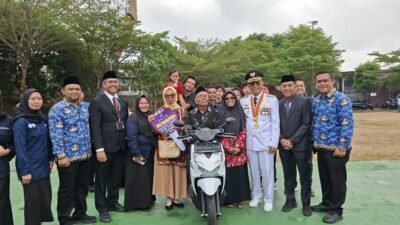 Sampah Jadi Tabungan, Udedi Raih Motor di HUT ke-81 RI