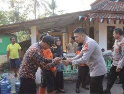 Kapolres Ciamis Salurkan Air Bersih, Warga Desa Wangunjaya Terdampak Krisis Air