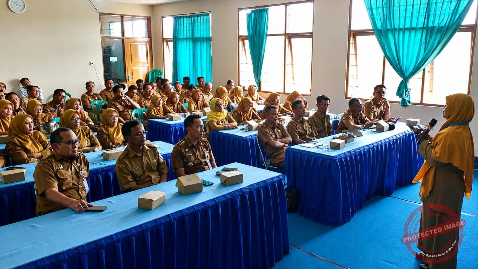 Pembinaan dan pengarahan disiplin ASN yang digelar BKPSDM Ciamis di Aula Kampus SMPN 1 Panumbangan, Senin (24/8/2026). Kegiatan tersebut diikuti aparatur pemerintahan dan pendidikan di Kecamatan Panumbangan. (Dok, foto. Istimewa)