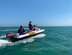 Tiga Wisatawan Terseret Arus di Pantai Karangpapak, Tim SAR Lakukan Pencarian