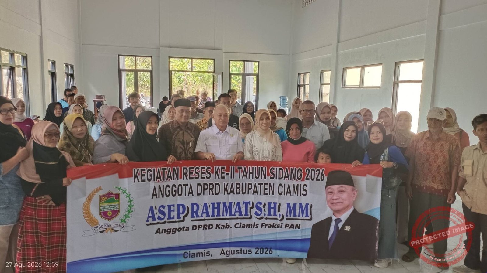 Anggota DPRD Kabupaten Ciamis Asep Rahmat saat Reses II Tahun Sidang 2026 di Desa Ciharalang, Kecamatan Cijeungjing. (Dok, foto. Kondusif.com)