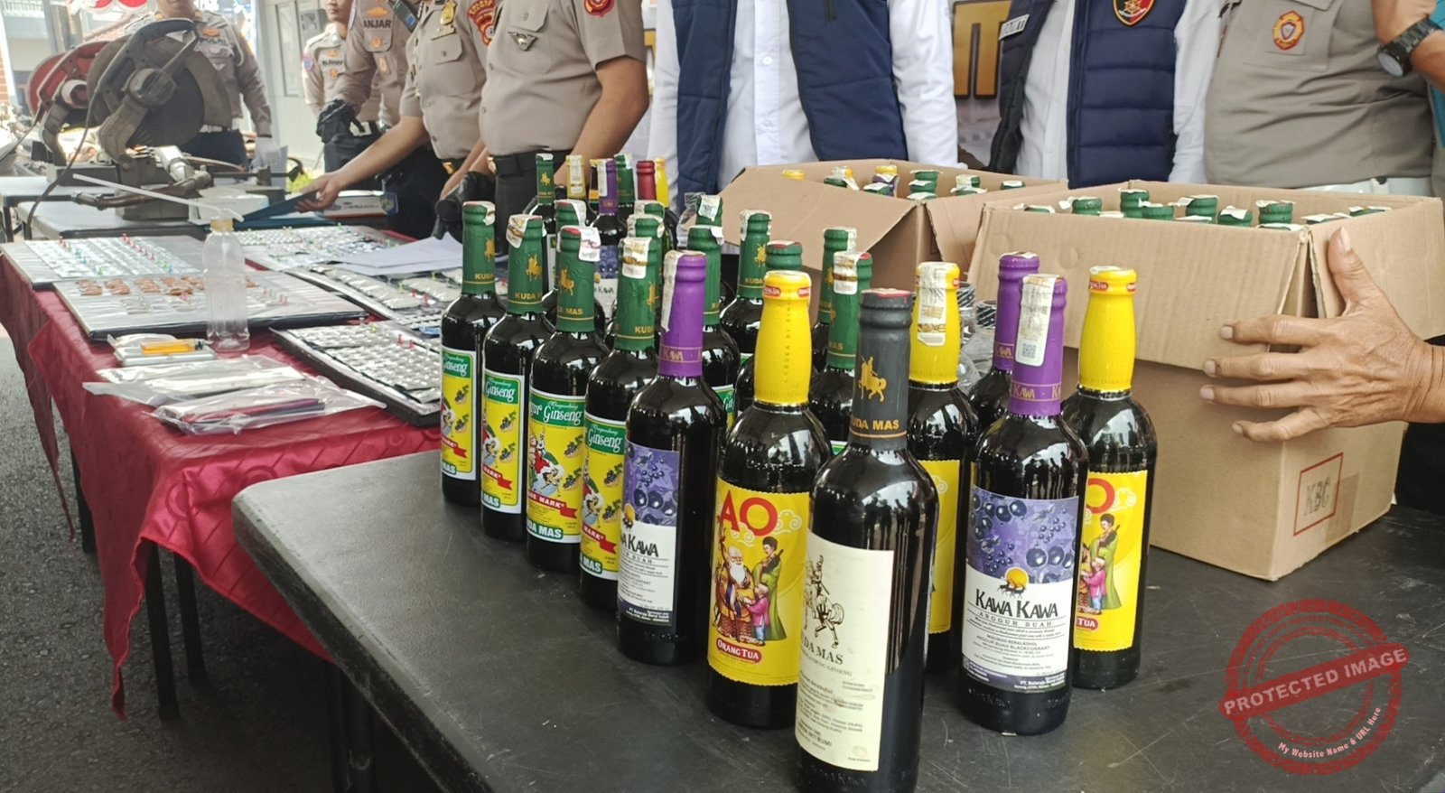 Polres Ciamis mengungkap penyitaan 352 botol minuman keras selama Agustus 2026. Sebanyak 300 botol di antaranya telah dimusnahkan di Polda Jawa Barat.