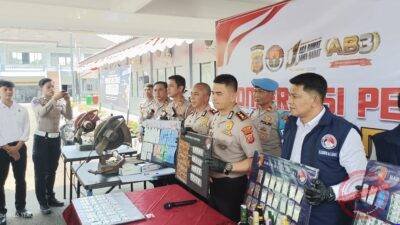 Kapolres Ciamis AKBP Eko Iskandar saat konferensi pers pengungkapan kasus narkoba di Mapolres Ciamis, Senin (31/8/2026). Polisi menyita 36,67 gram sabu dan mengungkap adanya jaringan peredaran sabu lintas provinsi.
