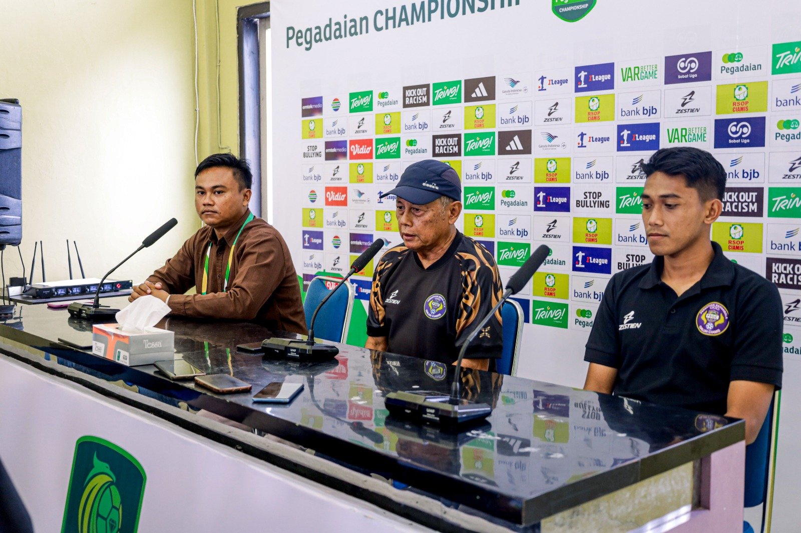 Pelatih PSGC Ciamis Heri Kiswanto memberikan keterangan kepada awak media saat konferensi pers prapertandingan di Stadion Galuh, Ciamis, Jumat (25/9/2026), menjelang laga kontra Semen Padang pada pekan ketiga Liga 2 2026–2027.