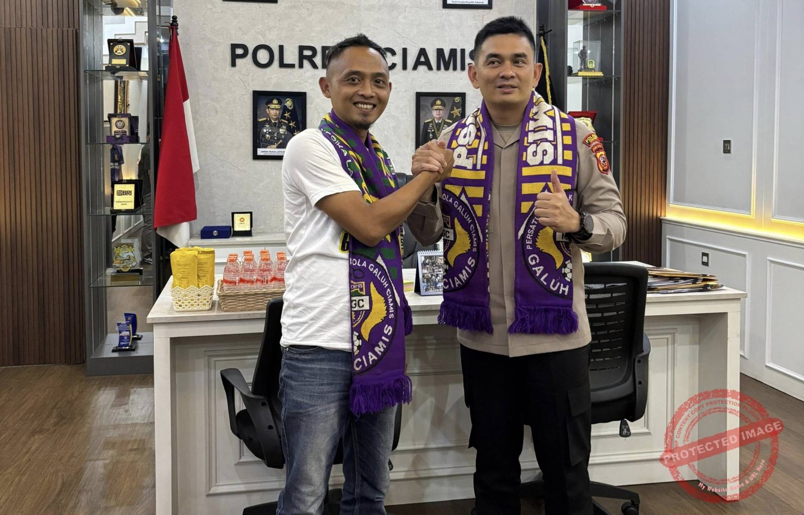 Ketua Balad Galuh Ciamis, Ghozin (kiri) saat bersilaturahmi dengan Kapolres Ciamis AKBP Eko Iskandar, S.H., S.I.K., M.Si.,. (Dok, foto. Istimewa)