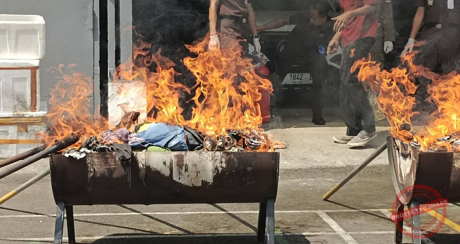 Pembakaran barang bukti perkara inkracht Kejari Ciamis. (Dok, foto. Kondusif.com)