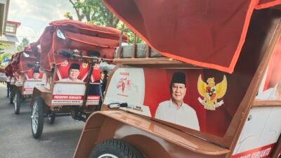 Bantuan sepeda listrik gratis Presiden Prabowo untuk pengayuh becak di Ciamis. (Dok, foto. Kondusif.com)