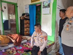 Tak Sekadar Menjaga Kamtibmas, Polsek Rajadesa Sambangi Ukim dan Titipkan Semangat Kesembuhan
