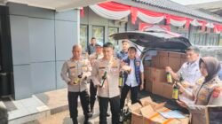 Polres Ciamis mengamankan 1.200 botol miras jenis Anggur Ginseng merek Cap Kuda Mas dalam sebuah minibus. (Dok, foto. Kondusif.com)