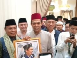 Bikers Subuhan Ciamis Hadiahkan Lukisan untuk UAS