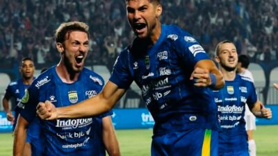 Selebrasi Julio Cesar usai mencetak gol di laga melawan Persik Kediri. (Dok foto. Instagram/@persib)